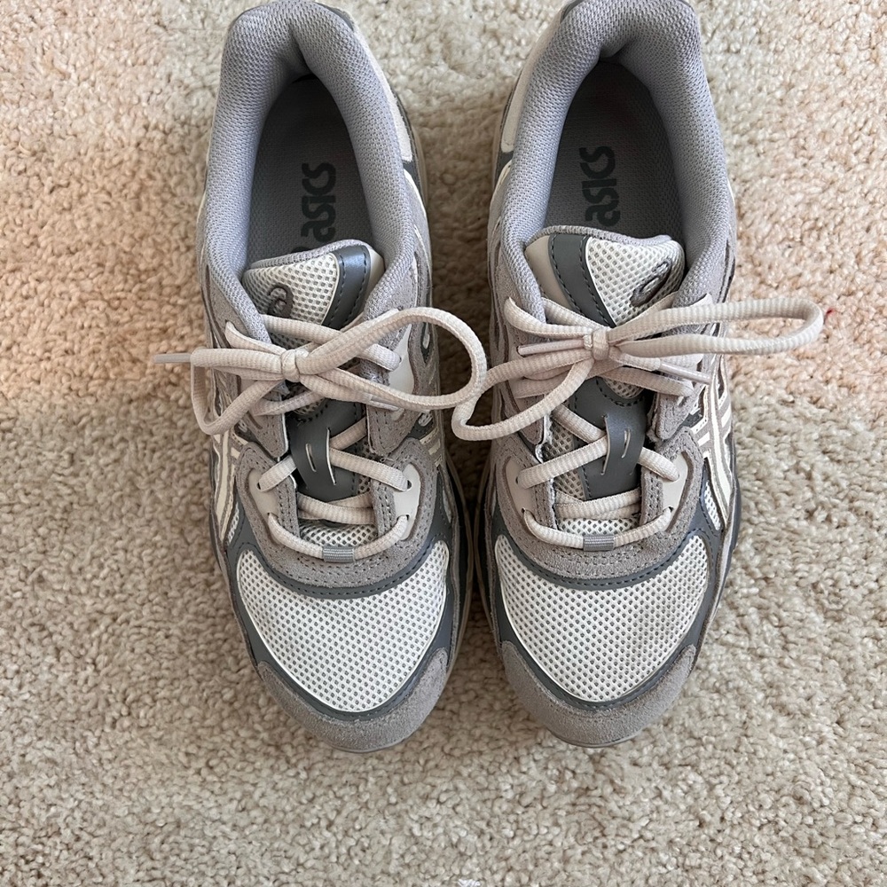 Asics Sneakers in Gray and White